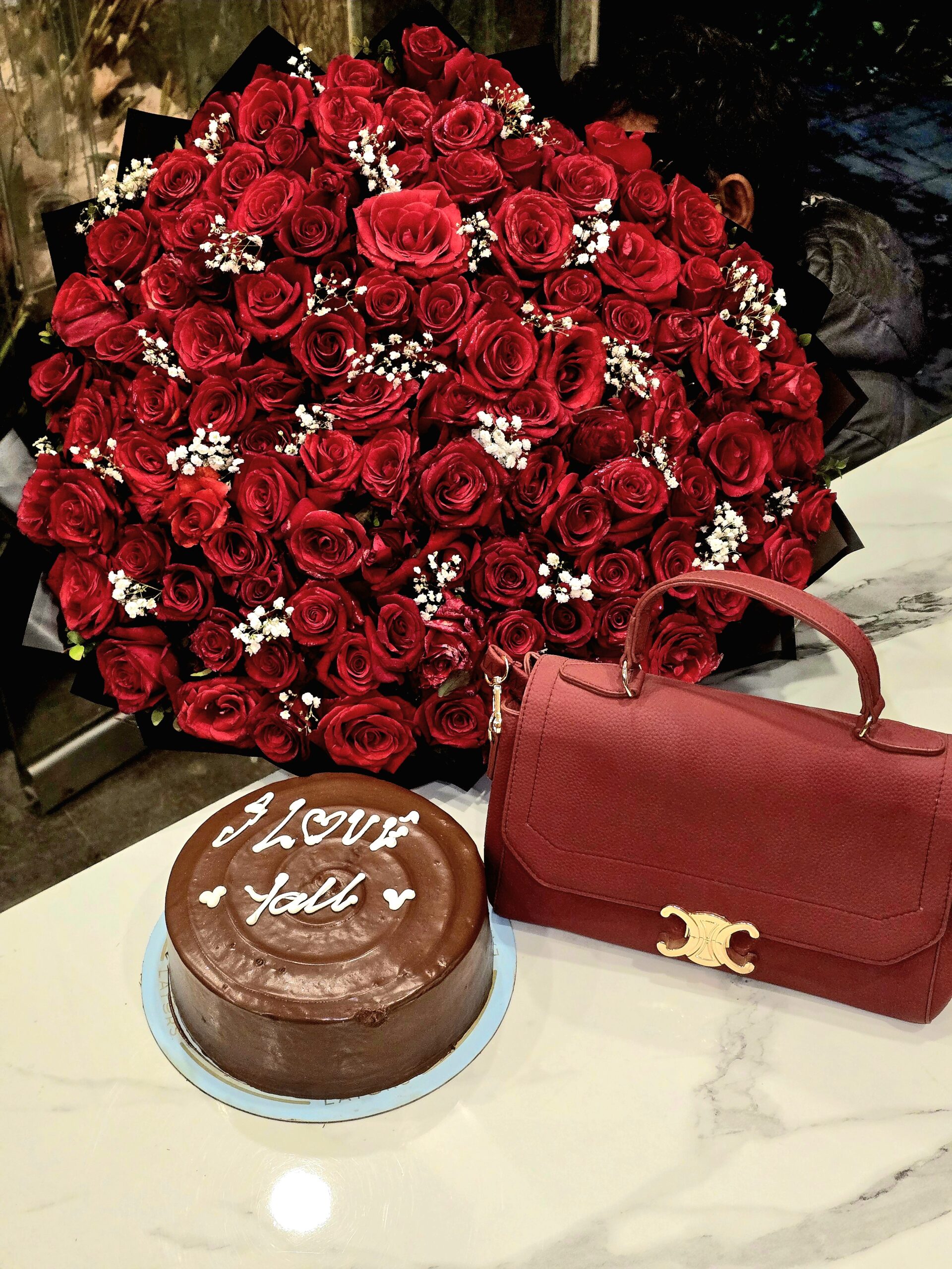Red Romance Gift Set with 150 red roses bouquet, cake with I Love You, and premium gift bag – flowers delivery in Islamabad and Rawalpindi