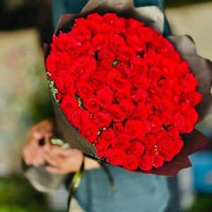 70 red roses bouquet