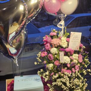 Deluxe Flower Hamper