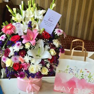 Blooming Elegance – Mixed Flowers & Cake Islamabad